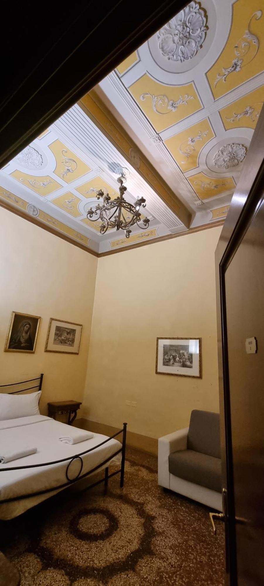 Palazzo Bargellini Panzacchi Apartments Bologna Room photo